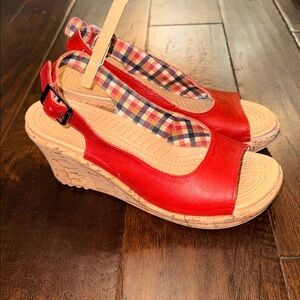 Crocs Red A-Leigh Wedges sz 6  ~ SO CUTE!